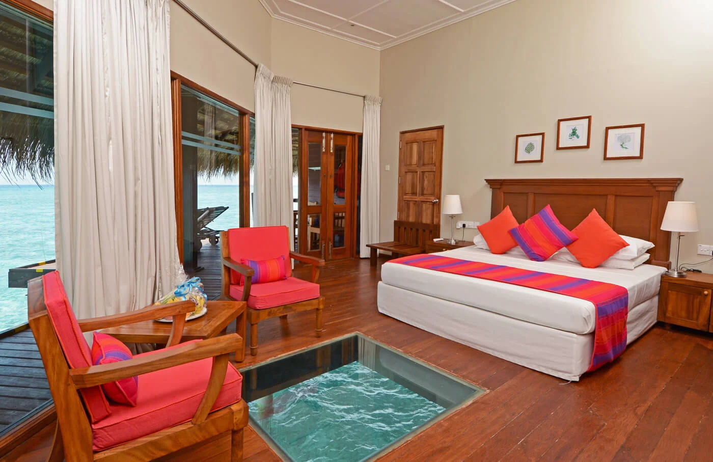 adaaran-club-rannalhi-water-bungalow-room-1