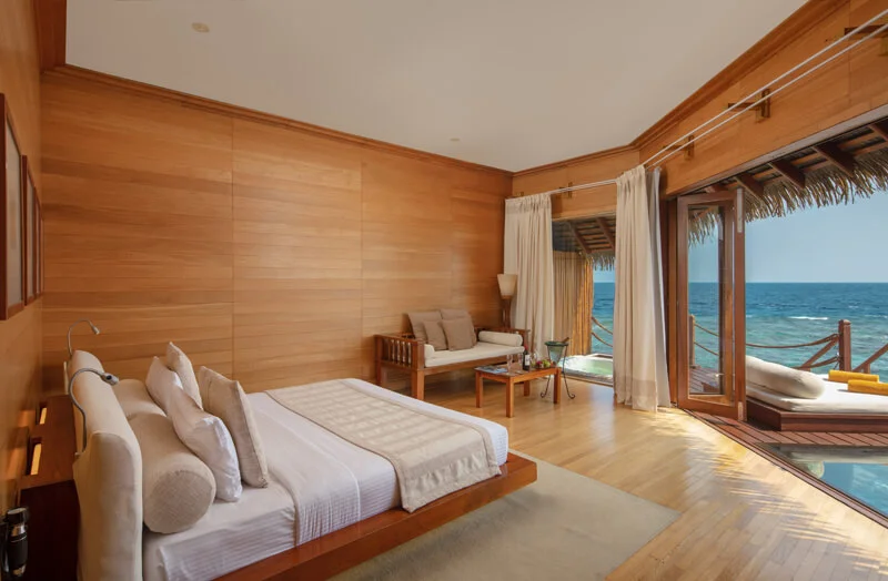 adaaran-meedhupparu-prestige-watervilla-room-1