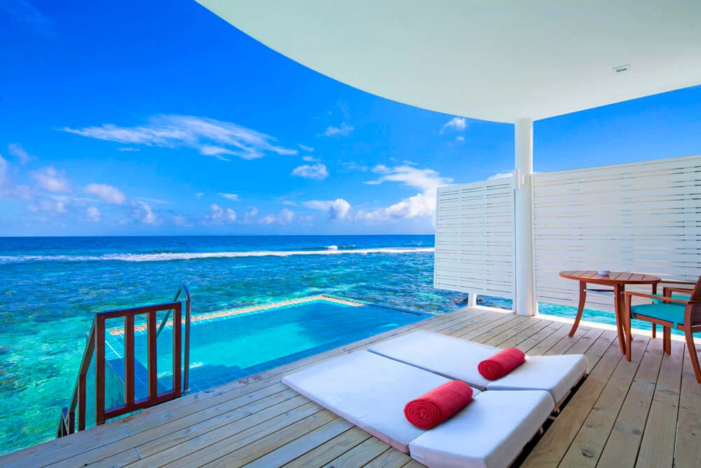 centara-grand-sunset-ocean-pool-villa-room-1