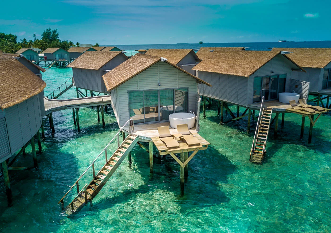 centara-rasfushi-deluxe-spa-over-water-villa-room-6