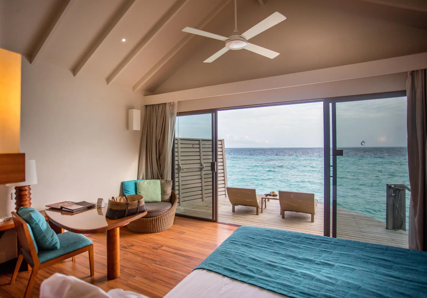 centara-rasfushi-deluxe-water-villa-room-1