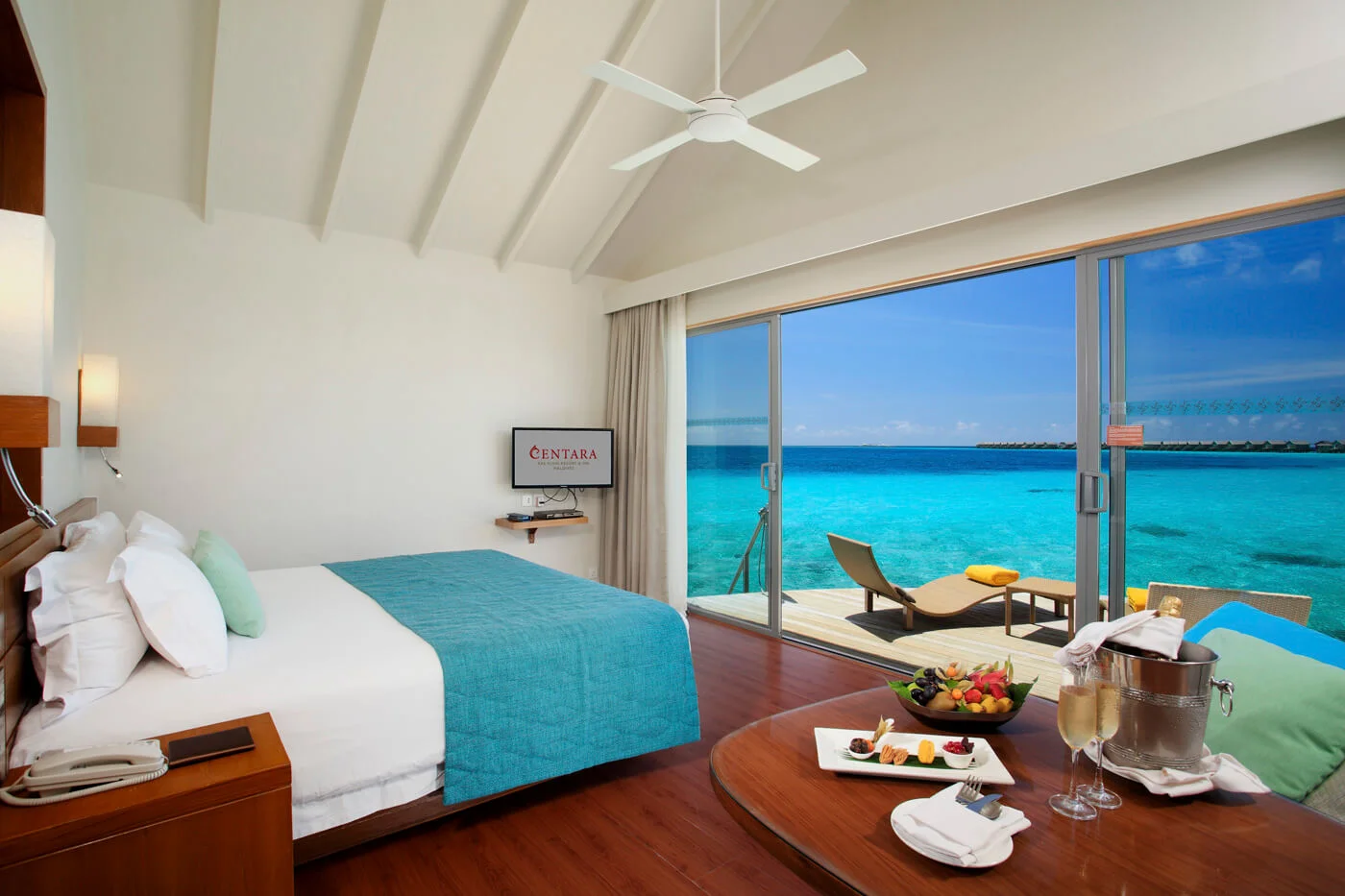 centara-rasfushi-deluxe-water-villa-room-2