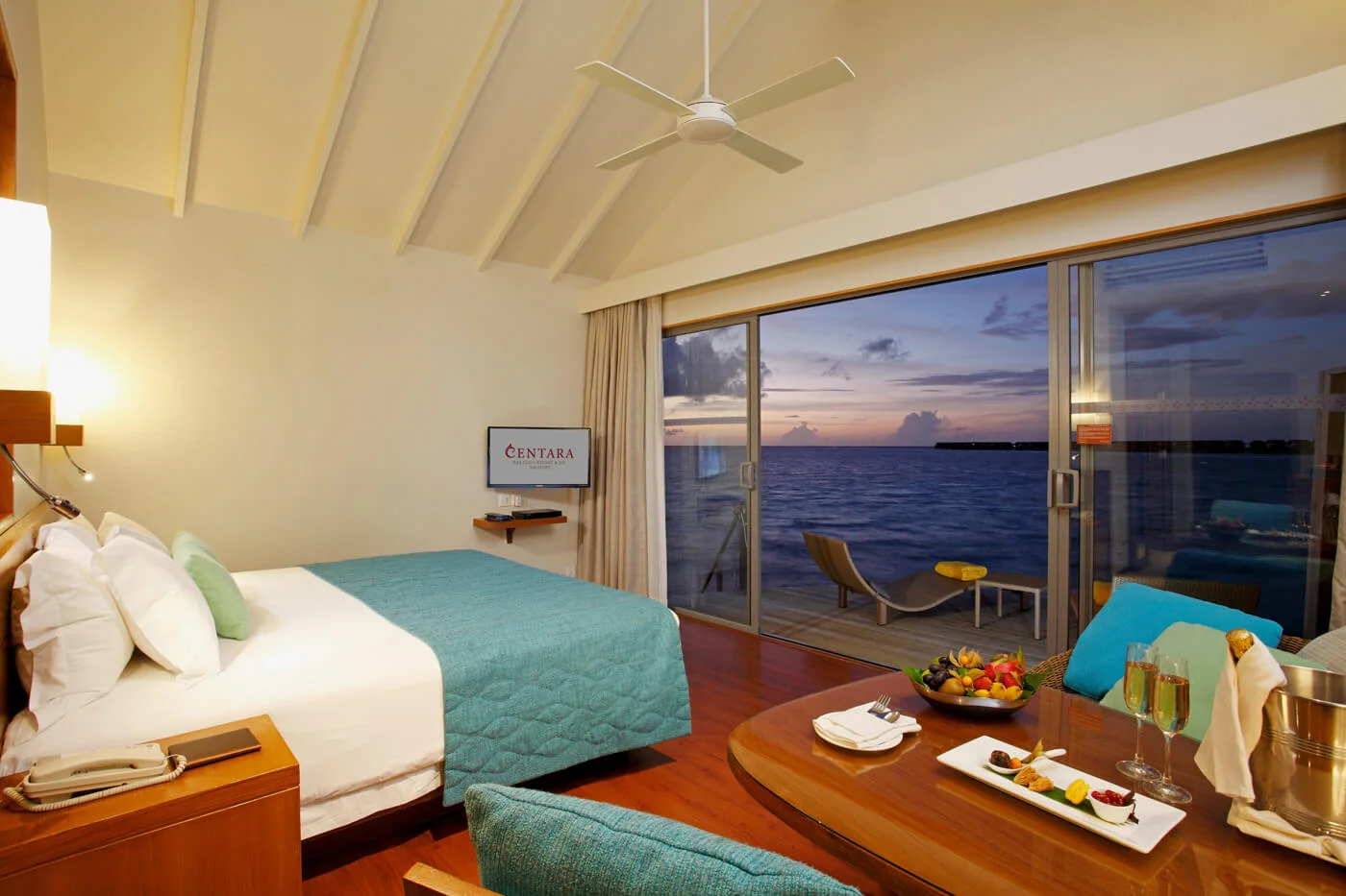 centara-rasfushi-deluxe-water-villa-room-5