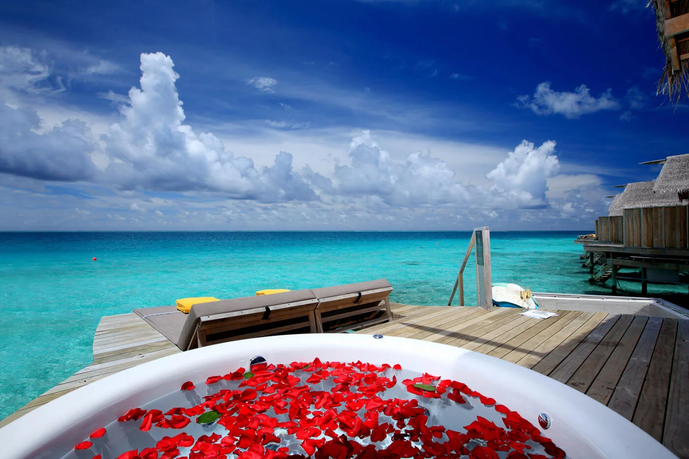 centara-rasfushi-premium-deluxe-spa-water-villa-room-4