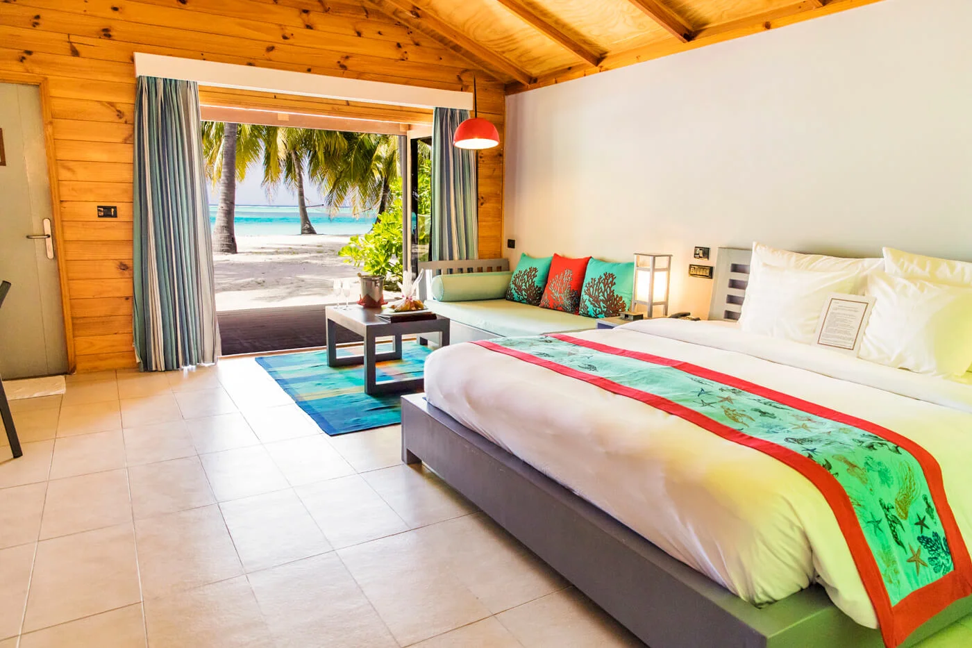 meeru-resort-beach-villa-room-2