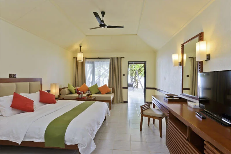 superior-beach-bungalow-room-3